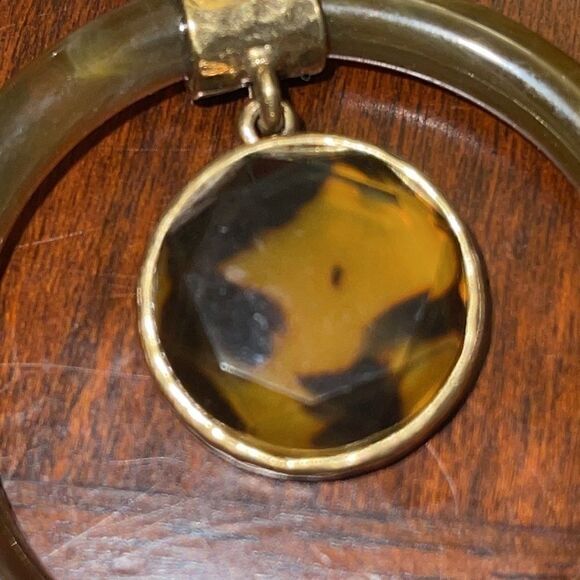 NWT Chico’s hoops tortoise gold tone earrings - Picture 6 of 7